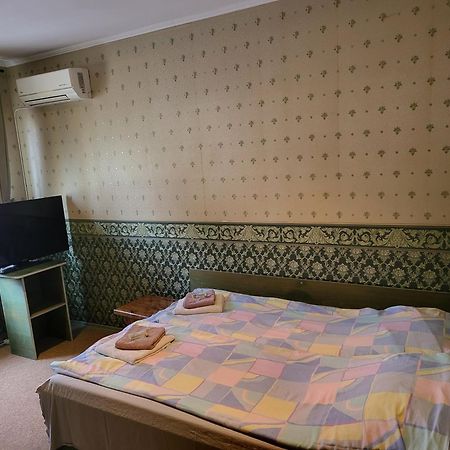 Къща За Гости -Хт スヴィレングラッド エクステリア 写真